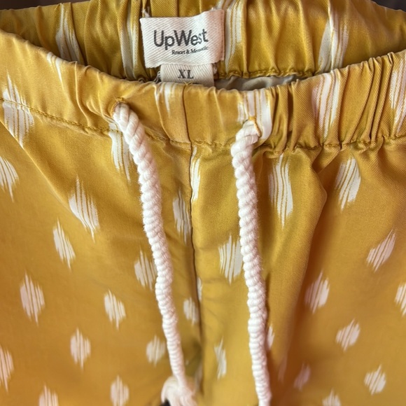 UpWest All Around Short XL - Picture 3 of 7